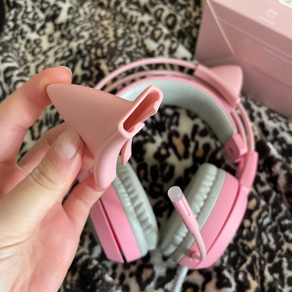 ❌SOLD❌Pink Cat Ears Gaming Headset - Picture 4 of 12